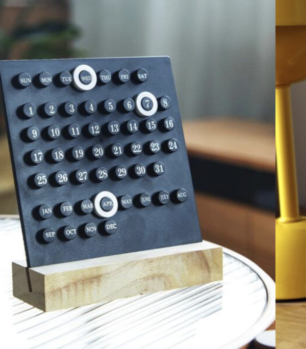 Wooden Desktop Flip Calendar – Minimal Office Decor - Image 3